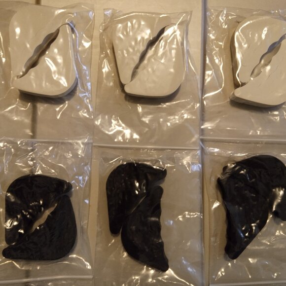 Adjustable fit toe caps for high heels - Picture 2 of 2